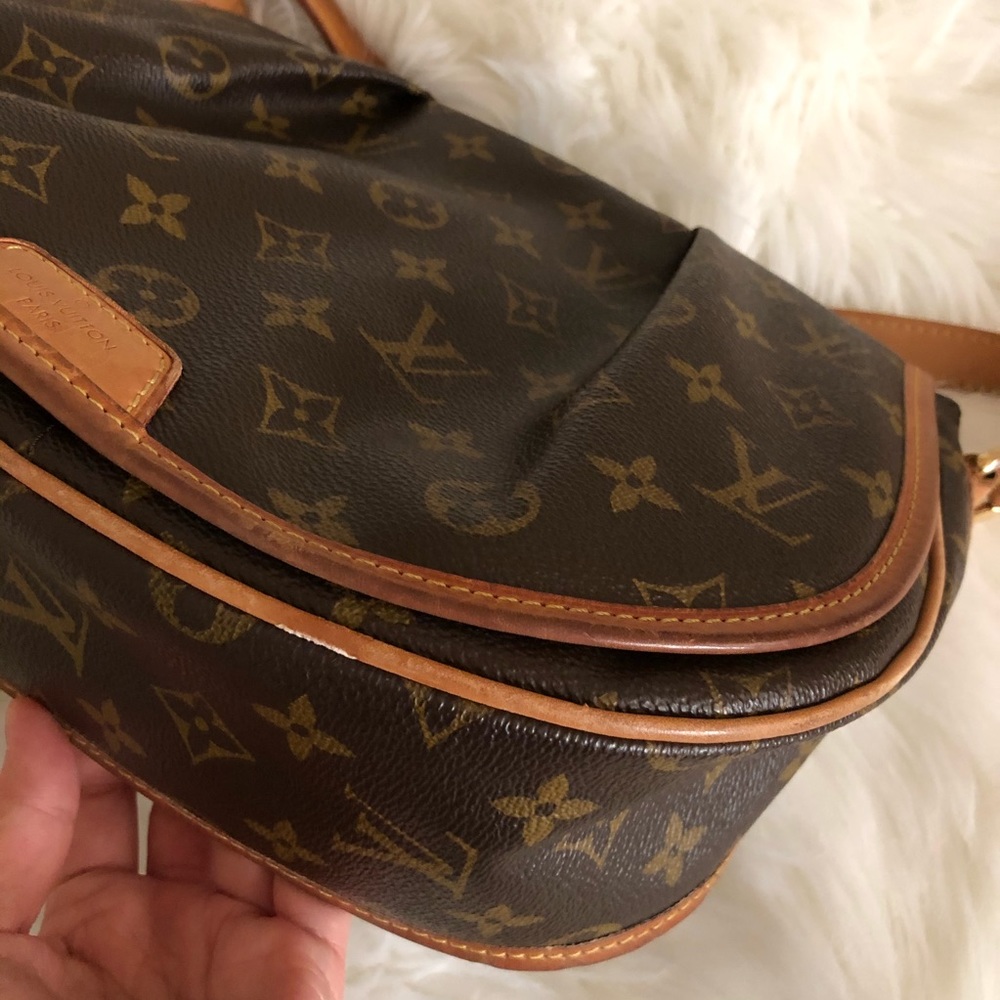 Louis Vuitton Menilmontant PM Monogram Strap Bag - Picture 8 of 16